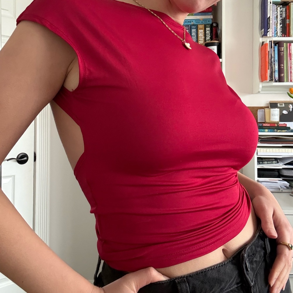 Red Open Back Ruched Top – Size Small - Picture 3 of 4